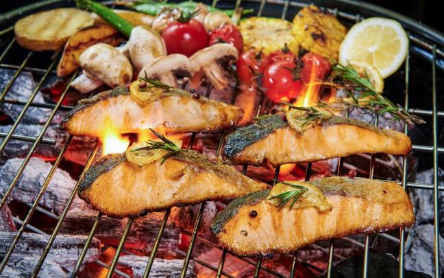 Las verduras a la parrilla son una buena guarnición para el pescado. Las verduras a la parrilla son una buena guarnición para el pescado.