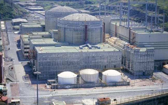 El Gobierno Vasco desbloquea la recuperación de la antigua central de Lemoiz y pone en marcha el refuerzo del dique.