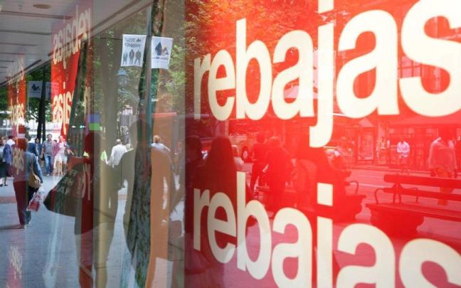 Cómo evitar problemas en las rebajas, según la OCU