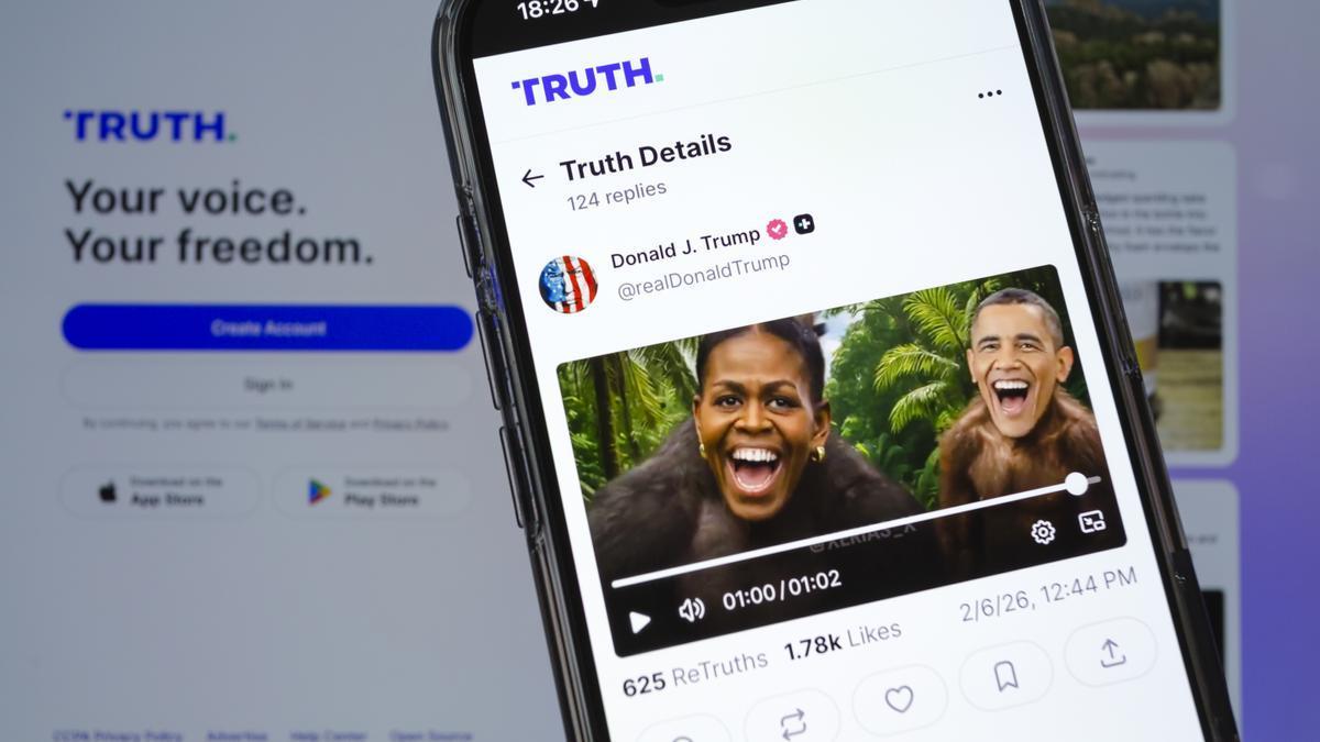 Imagen de los Obama caracterizados como monos.