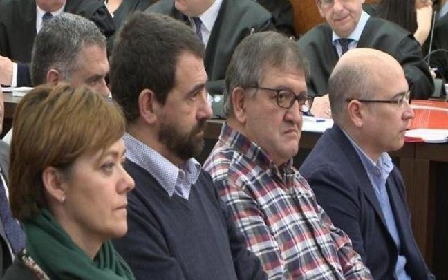 Los condenados durante una de las vistas del juicio. Los condenados durante una de las vistas del juicio.