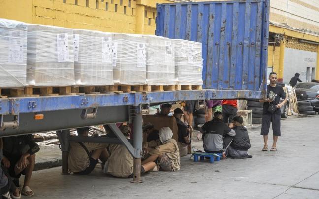 En imágenes: Situación migratoria en las naves del Tarajal