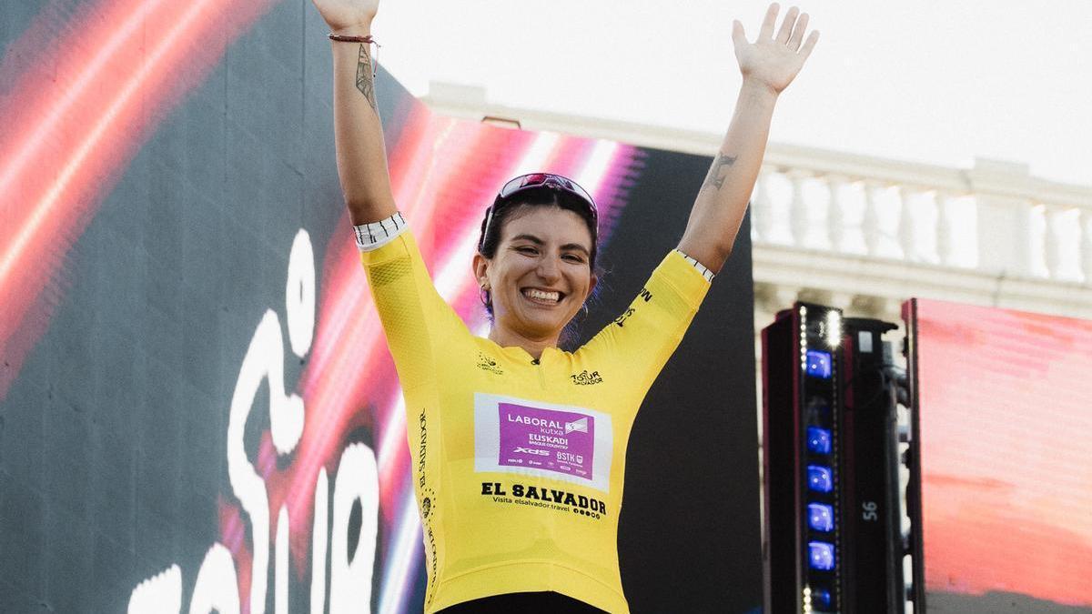 Catalina Soto se alzó anoche con el triunfo en el prólogo del Tour El Salvador (2.1)