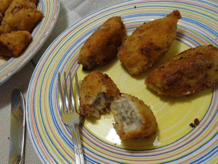 Las croquetas de queso quedan muy cremosas.