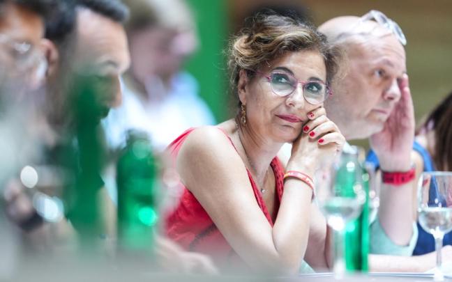 La secretaria general del PSOE-A y portavoz del Grupo Socialista, María Jesús Montero.