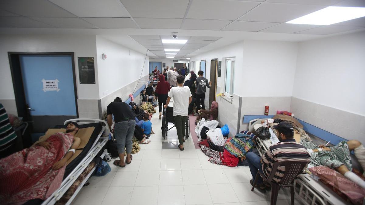 El hospital Al-Shifa de Gaza antes de tener que dejar su actividad por la falta de suministro y los combates.
