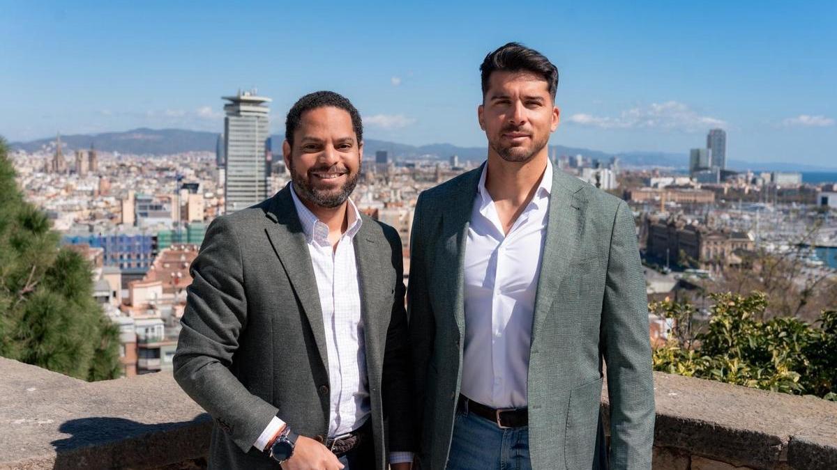 El secretario general de Vox, Ignacio Garriga, junto al campeón olímpico Cristian Toro, nuevo portavoz nacional de Deportes.