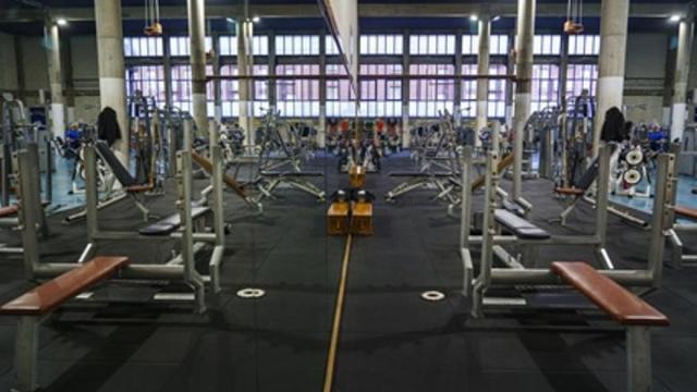 La zona de musculación del gimnasio / Jon Urbe La zona de musculación del gimnasio