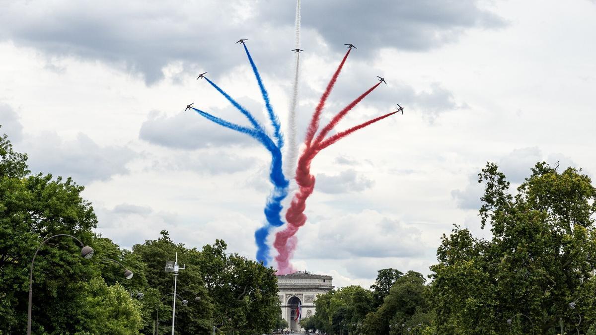 La llama olímpica llega a París coincidiendo con la fiesta nacional de Francia.