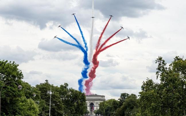La llama olímpica llega a París coincidiendo con la fiesta nacional de Francia.