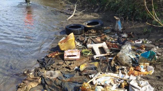 Residuos retirados del río Urumea