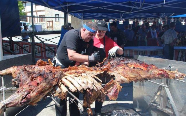 Asado de novilla terreña en la fiesta de San Jorge / Pablo José Pérez Asado de novilla terreña en la fiesta de San Jorge