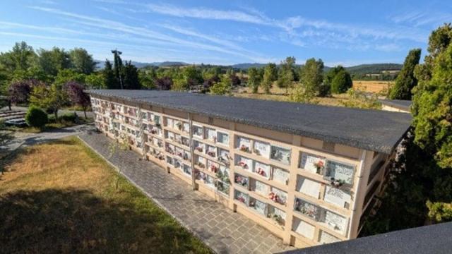 Gasteizko Udalak El Salvador hilerrian 704 nitxo konpontzeko lanak esleitu ditu, 259.000 euroan.