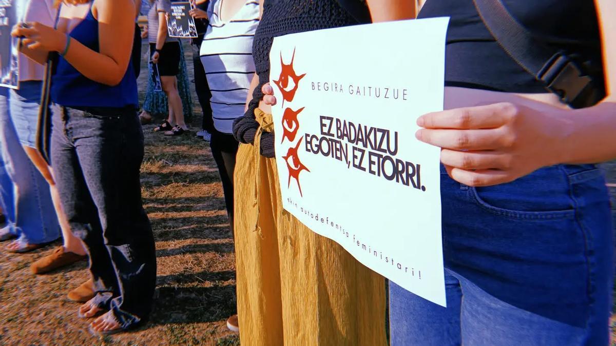 Concentración en Amurrio por unas fiestas libres de agresiones el pasado 11 de agosto