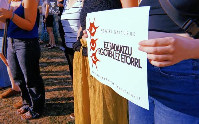Concentración en Amurrio por unas fiestas libres de agresiones el pasado 11 de agosto