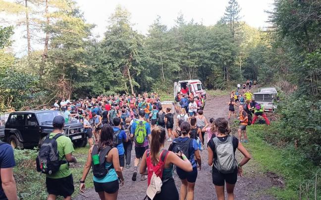 Participantes en una pasada edición de la marcha montañera.