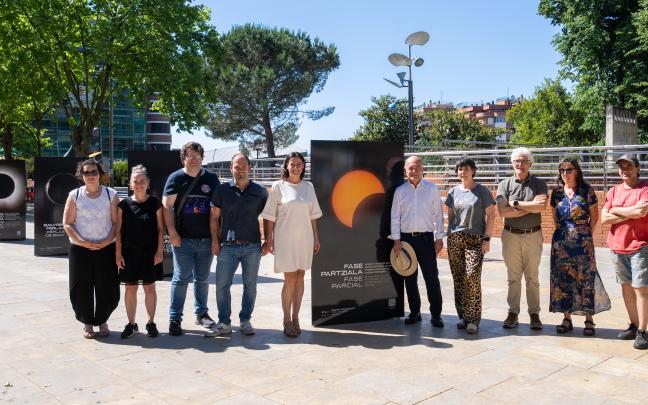 Pérez Iglesias presenta en Durango la exposición "El día de los dos atardeceres", centrada en el eclipse solar / IREKIA