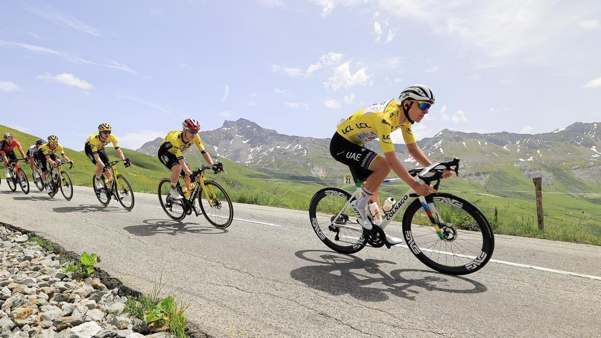 Pogacar encabeza un descenso en el Dauphiné por delante de Vingegaard.