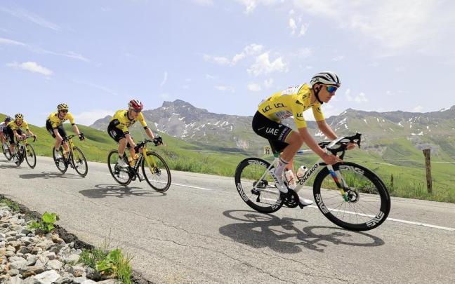 Pogacar encabeza un descenso en el Dauphiné por delante de Vingegaard.