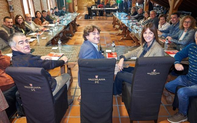 Andueza y Mendia presidieron la foto de familia del PSE. Andueza y Mendia presidieron la foto de familia del PSE.
