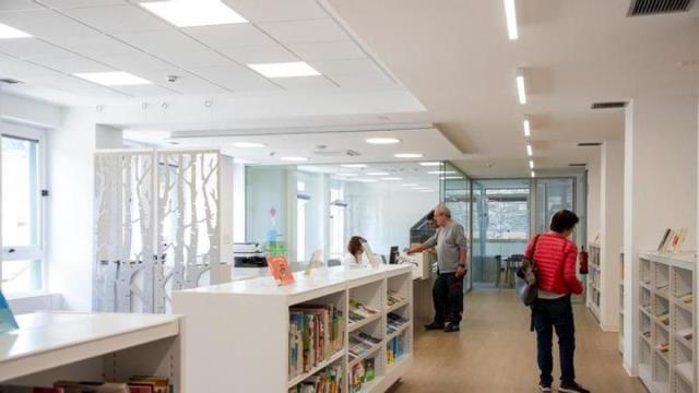 La biblioteca adaptará su horario al verano