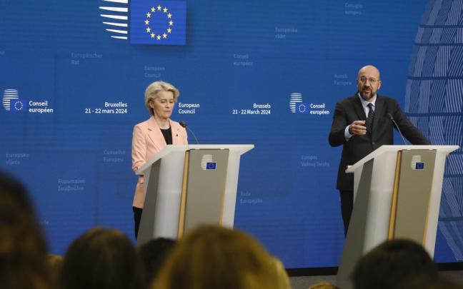 El expresidente del Consejo Europeo Charles Michel y la presidenta de la Comisión Europea, Ursula Von der Leyen.