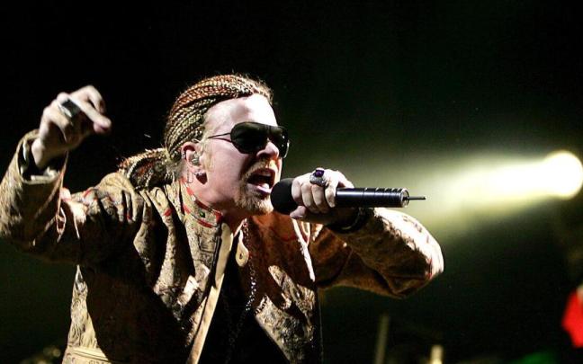 Axl Rose en plena actuación.