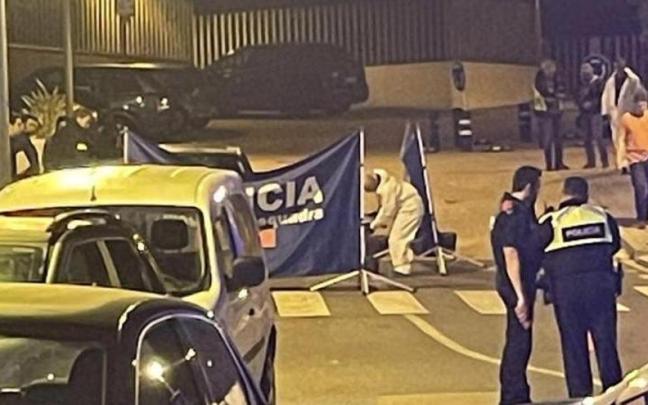 Los Mossos estudian la escena del crimen. Los Mossos estudian la escena del crimen.