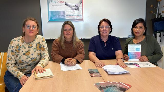 Representantes del Ayuntamiento y de Maitelan