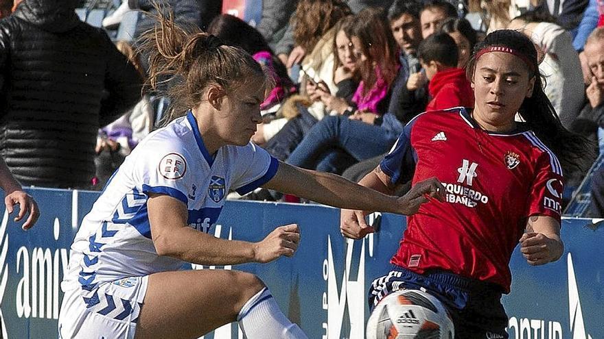 Lance de un partido anterior de Osasuna Femenino contra el Tenerife.