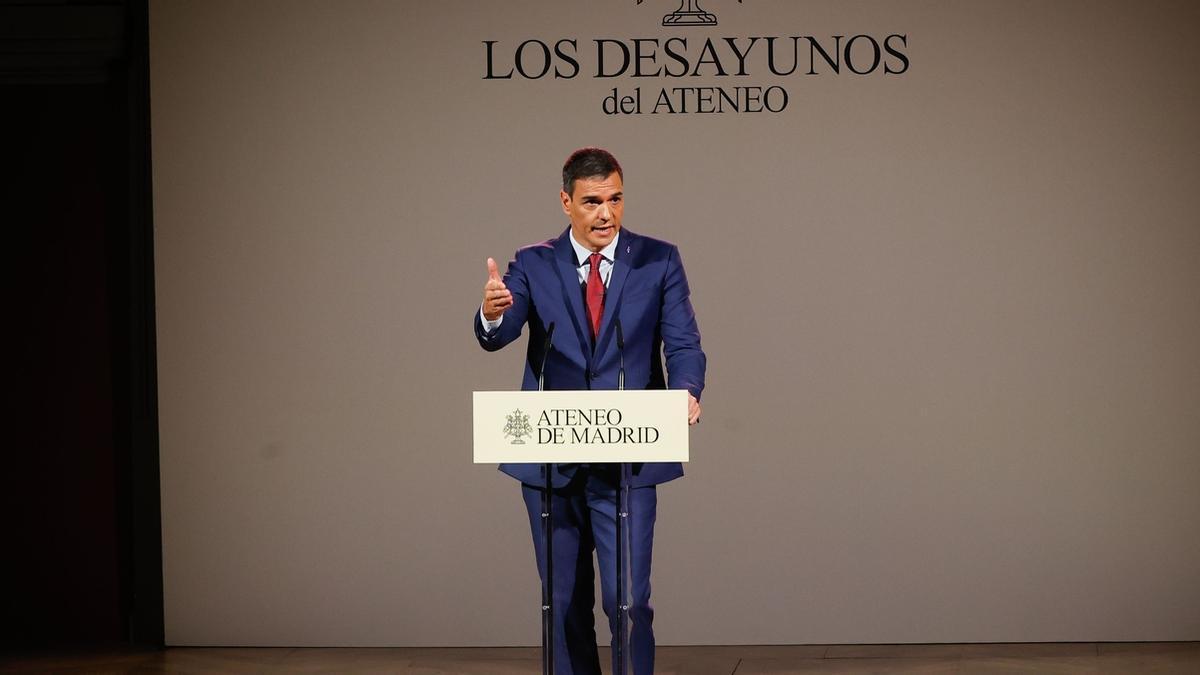 El presidente del Gobierno en funciones y líder socialista, Pedro Sánchez, intervino ayer en el desayuno del Ateneo de Madrid.