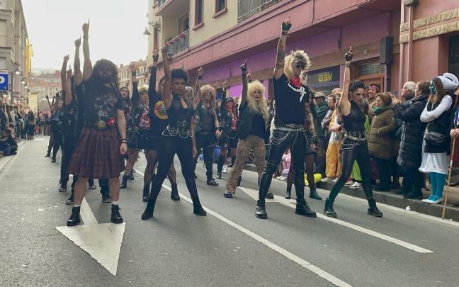 Comparsa en los Carnavales de Zarautz de este año.