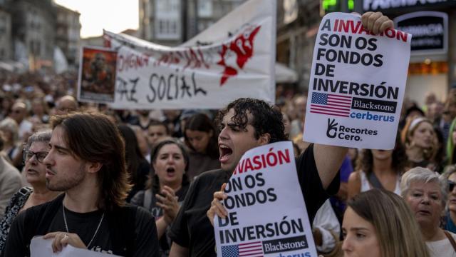 En imágenes: Más de mil acampados en Sol tras la tercera noche de protestas