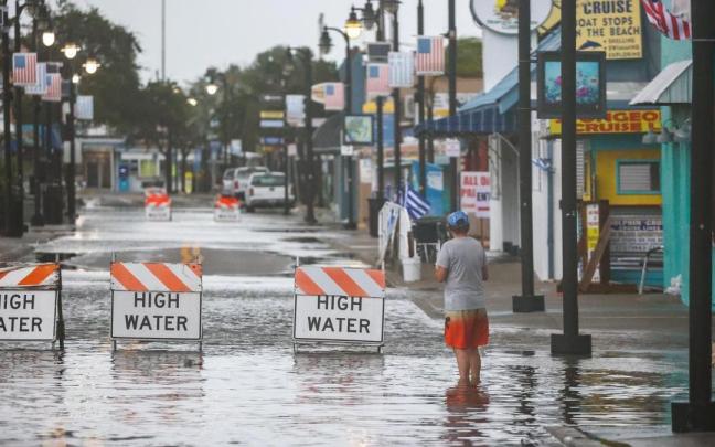 Una calle inundada por el paso del huracán Debby en Tarpon Springs, Florida. / EP Una calle inundada por el paso del huracán Debby en Tarpon Springs, Florida.