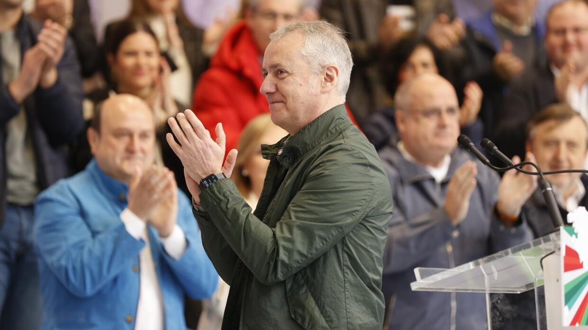 Urkullu, emocionado tras su última intervención como lehendakari en el Aberri Eguna.