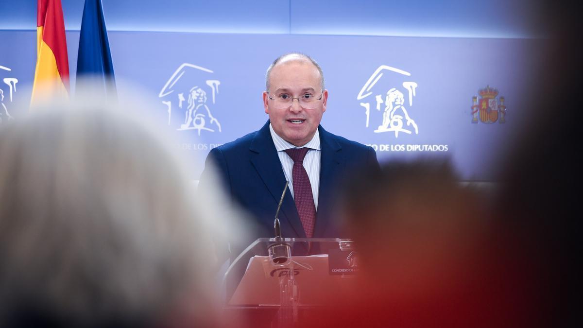 El portavoz del PP en el Congreso, Miguel Tellado, durante una rueda de prensa.