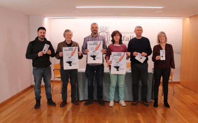 Koldo Colomo, Joxe Mari Esparza, Oihan Mendo, Ana Flamarique, Kiko Escobar y Marta Gómez. Koldo Colomo, Joxe Mari Esparza, Oihan Mendo, Ana Flamarique, Kiko Escobar y Marta Gómez.