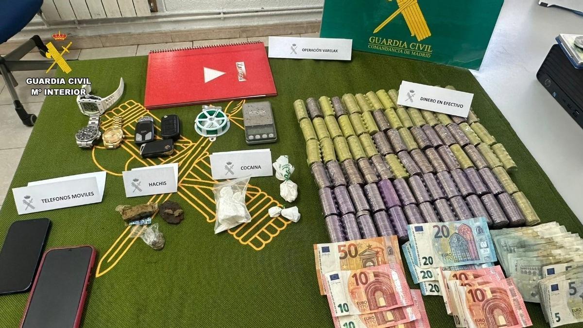 Dinero y bienes incautados durante una operación en Alpedrete