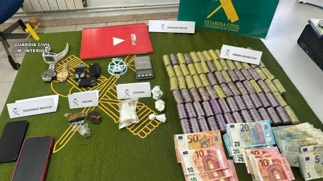 Dinero y bienes incautados durante una operación en Alpedrete