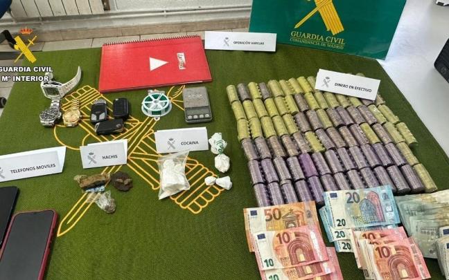 Dinero y bienes incautados durante una operación en Alpedrete
