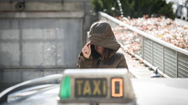 La exmilitante socialista Leire Díez, a su salida de la Audiencia Nacional.