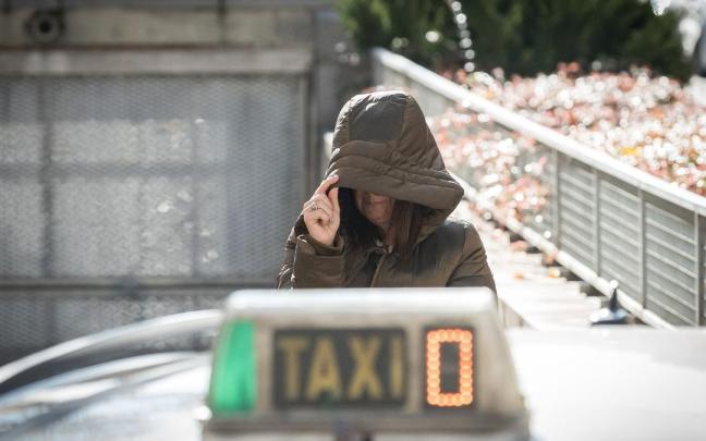 La exmilitante socialista Leire Díez, a su salida de la Audiencia Nacional.