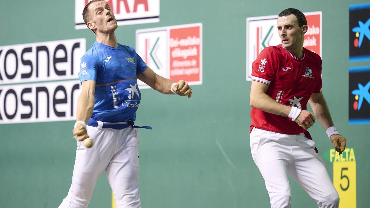 Unai Laso gana el Cuatro y Medio de San Fermín ante Jokin Altuna en el Navarra Arena de Iruñea.