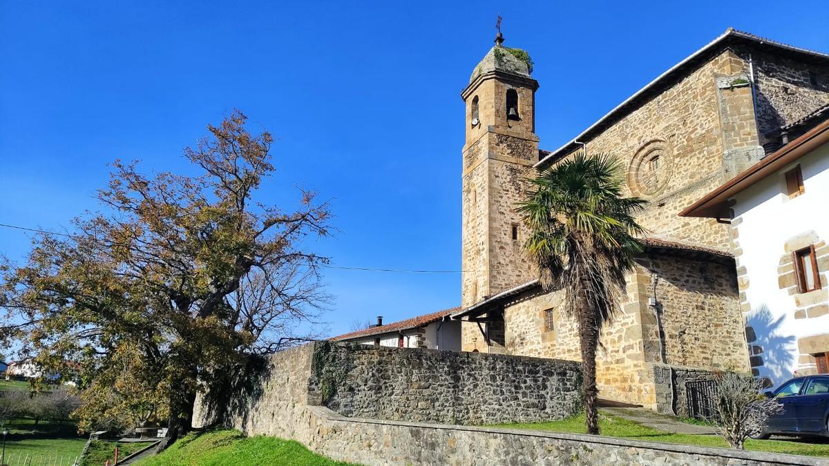 Arrancamos desde la iglesia del barrio de Untzilla