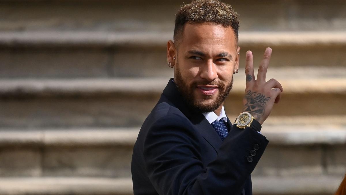 El futbolista Neymar, multado por construir un lago artificial en su mansión de Río de Janeiro