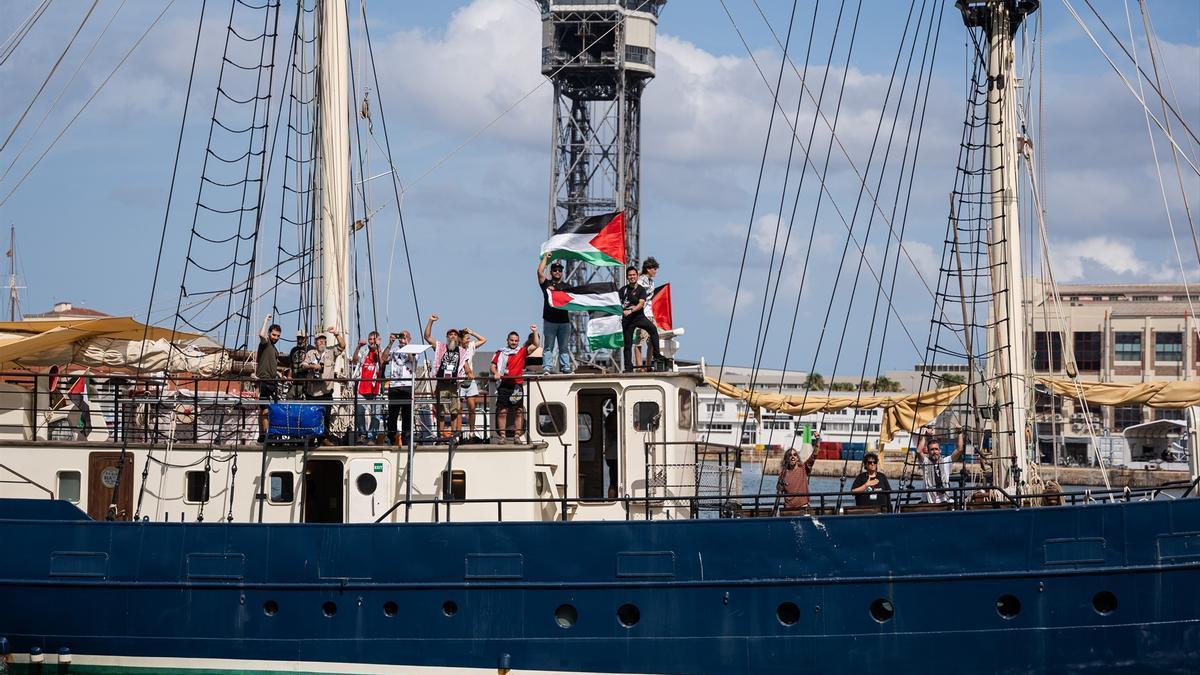 La Flotilla rumbo a Gaza alerta del acercamiento de varios buques tras entrar en "zona de riesgo"
