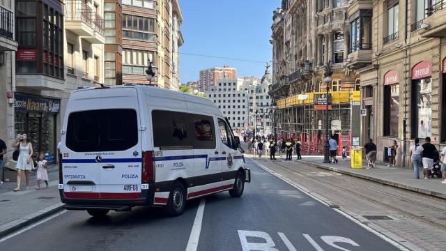 Detenidas 14 personas este domingo por delitos de desórdenes públicos en dos puntos de Abando, en Bilbao.