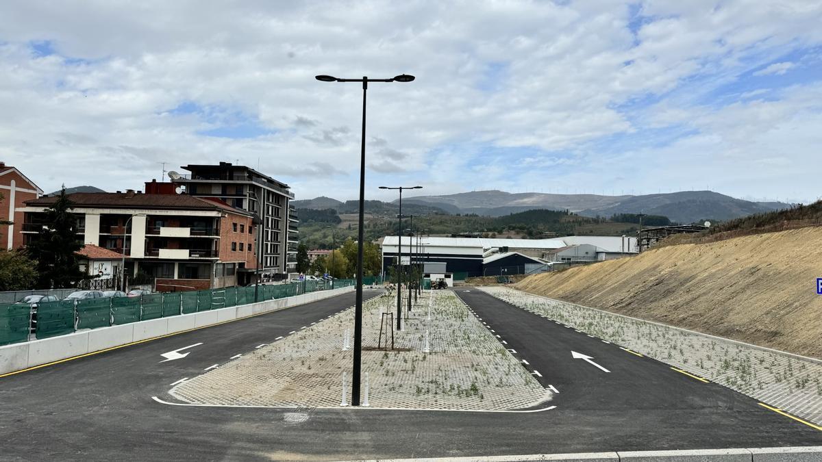 Se reservarán las 103 plazas del aparcamiento de Larrasoloeta para el vecindario durante las obras de Antso Estegiz