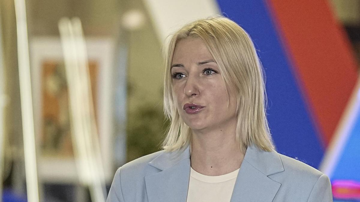 La periodista Yekaterina Duntsova, que busca presentarse a las elecciones presidenciales rusas de marzo de 2024.