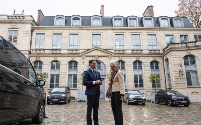 El lehendakari, Imanol Pradales, con la ministra francesa de Pesca, en París